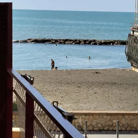 Semesterbostad Casetta Seaside *